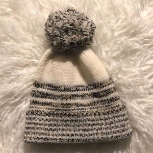 Gap Pom winter hat